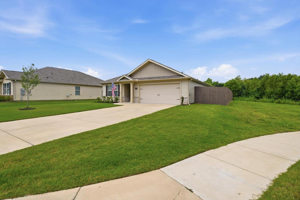 Photo of 314 Belmar Way SW, Hanceville, AL 35077 (MLS # 529920)