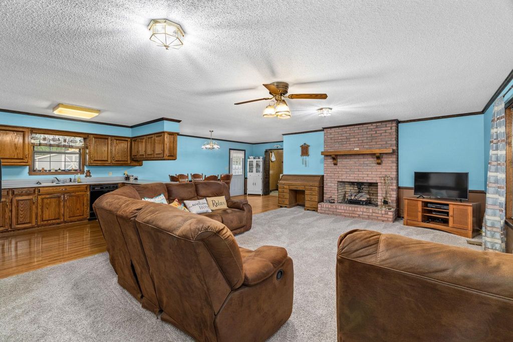 Photo of 125 Augusta St, Florence, AL 35633 (MLS # 529414)