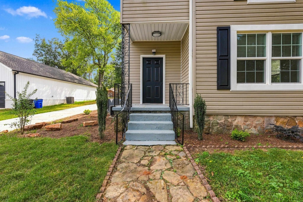 Photo of 808 E Tuscaloosa St, Florence, AL 35630 (MLS # 531591)