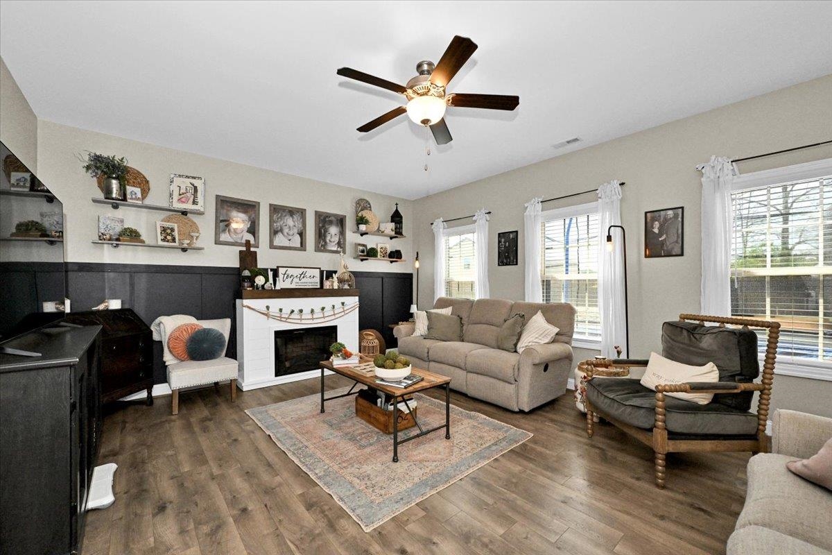 1417 Wishing Well Dr NE
