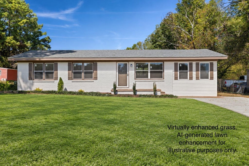Photo of 1307 Richton Ave, Tuscumbia, AL 35674 (MLS # 531592)