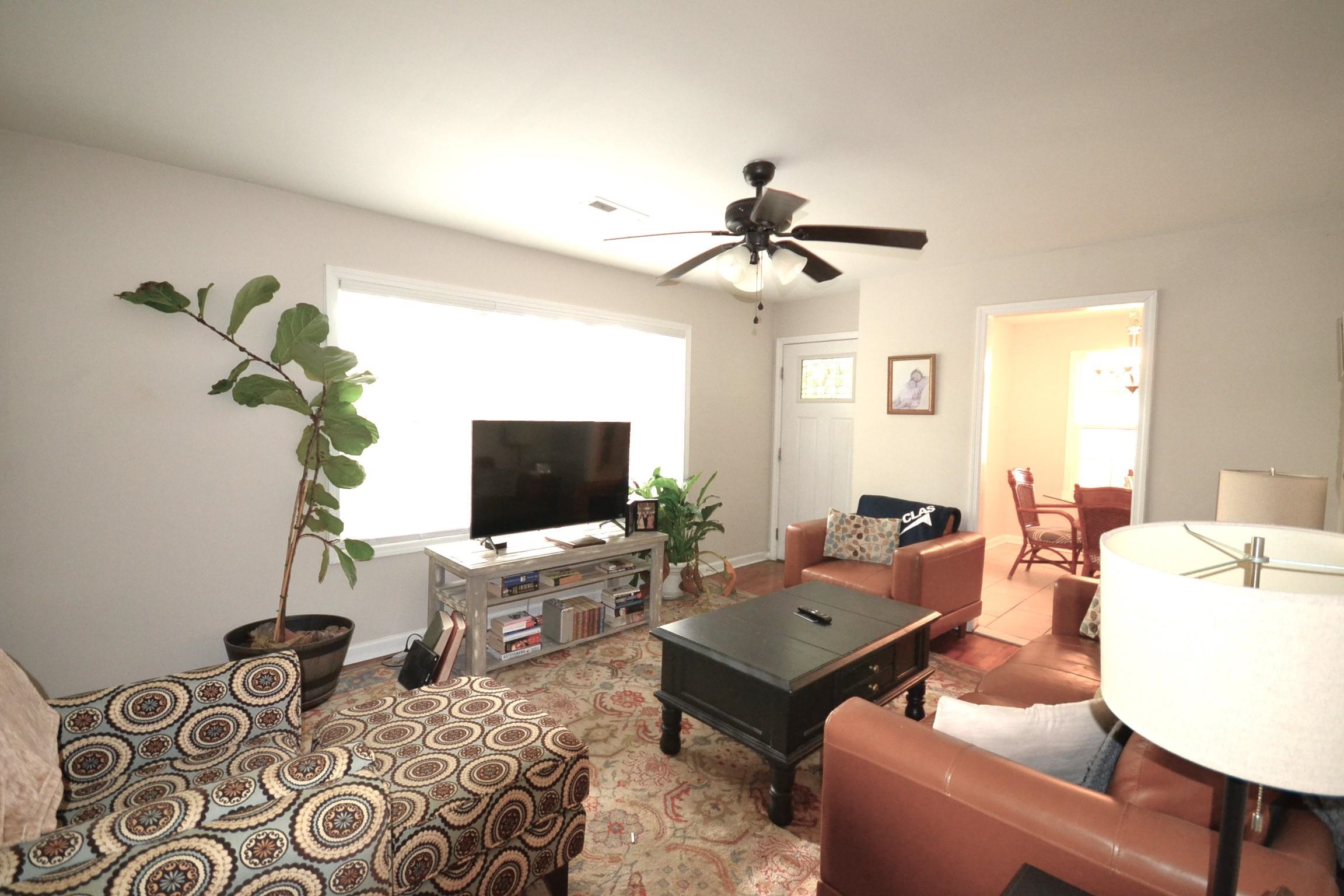 1006 Ave F SE