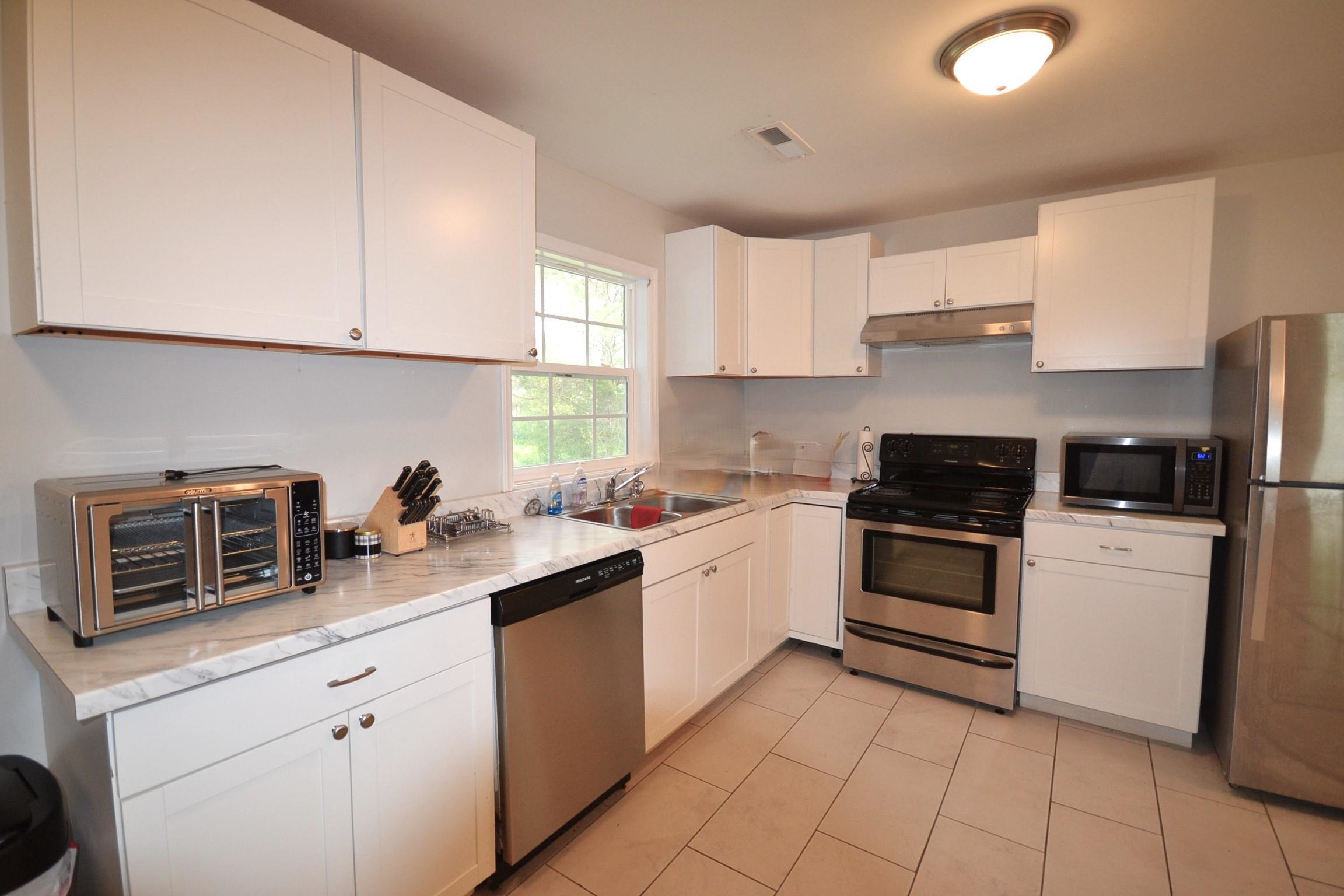1006 Ave F SE