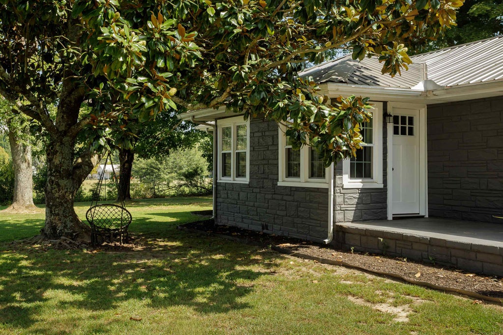 Photo of 8352 Hwy 17, Florence, AL 35633 (MLS # 531076)
