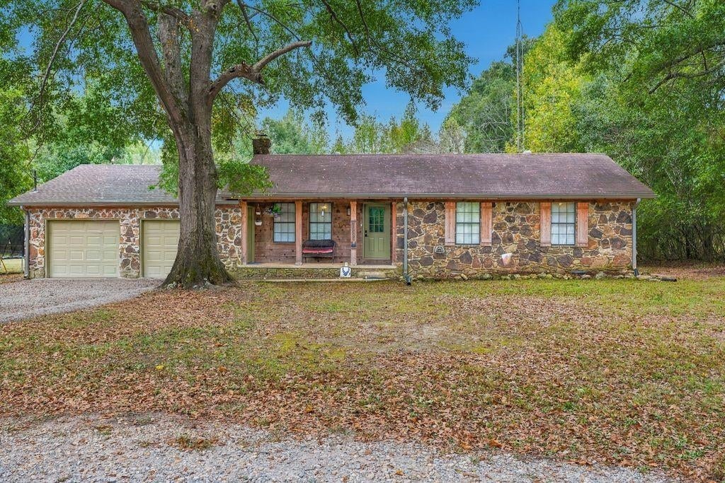 Photo of 4240 Co Rd 5, Florence, AL 35633 (MLS # 531883)