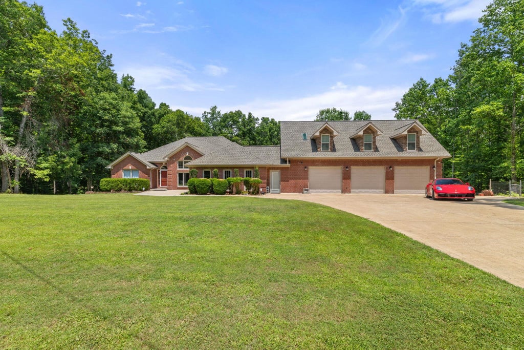 Photo of 320 Cove Creek Rd, Florence, AL 35634 (MLS # 530261)