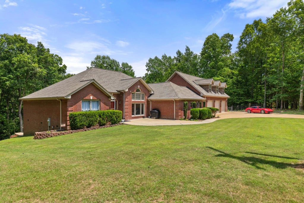 Photo of 320 Cove Creek Rd, Florence, AL 35634 (MLS # 530261)