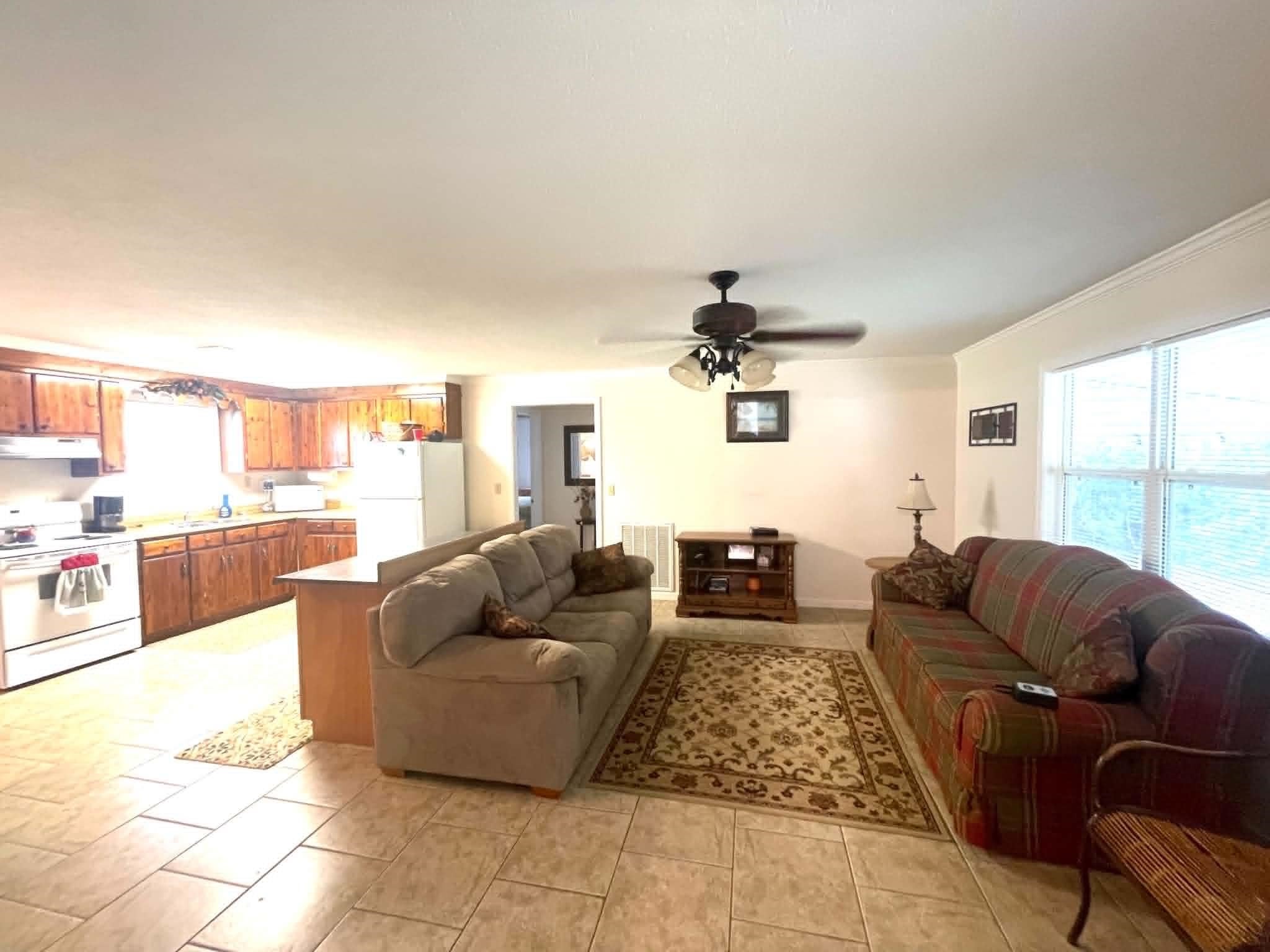 114 Kelsey Dr - Photo 2