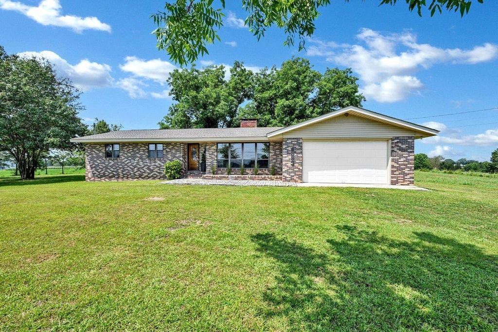 Photo of 4553 Co Rd 1669, Cullman, AL 35058 (MLS # 529883)
