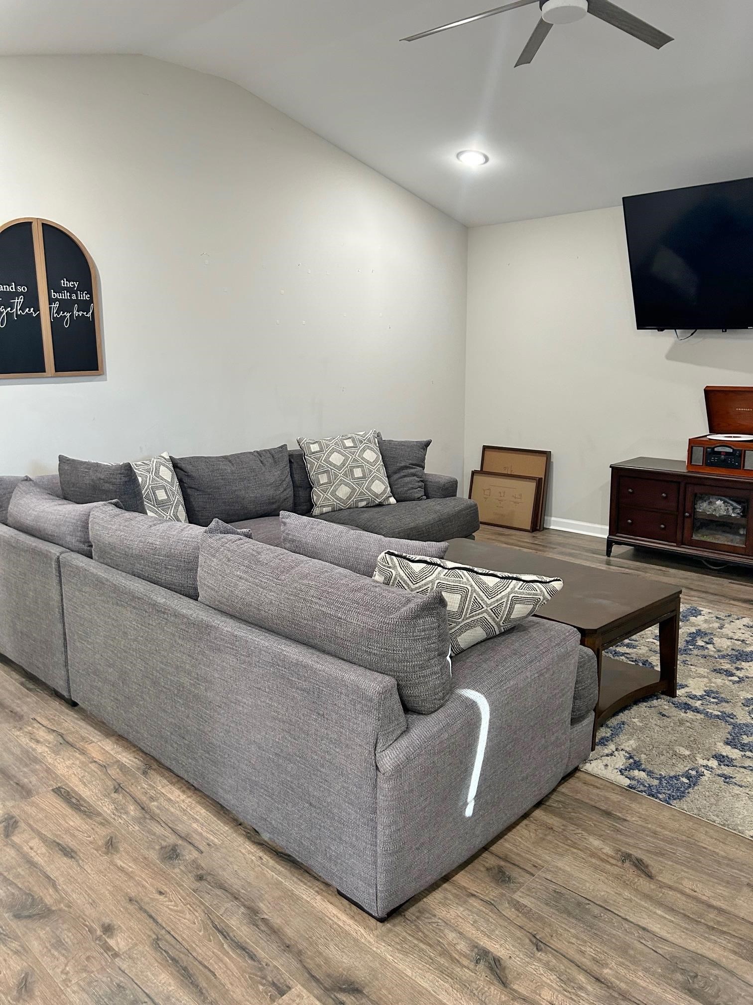144 Fairbrook Cir
