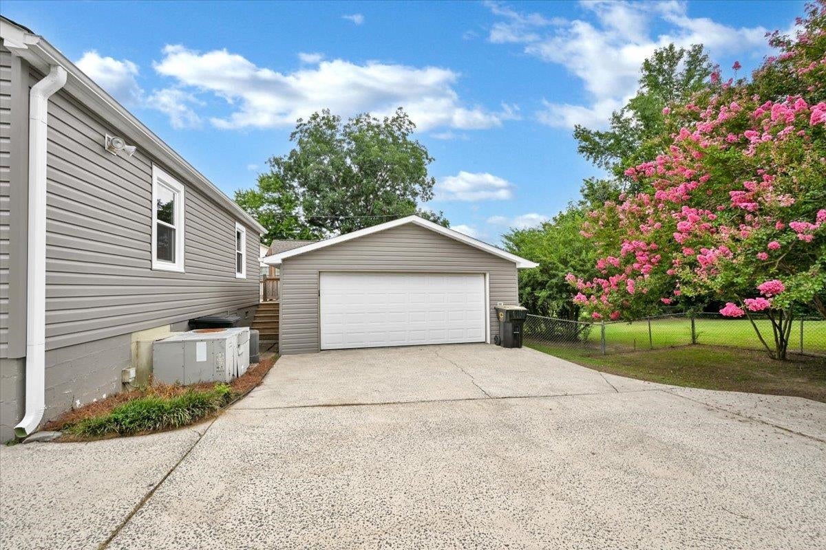 710 8th St SE