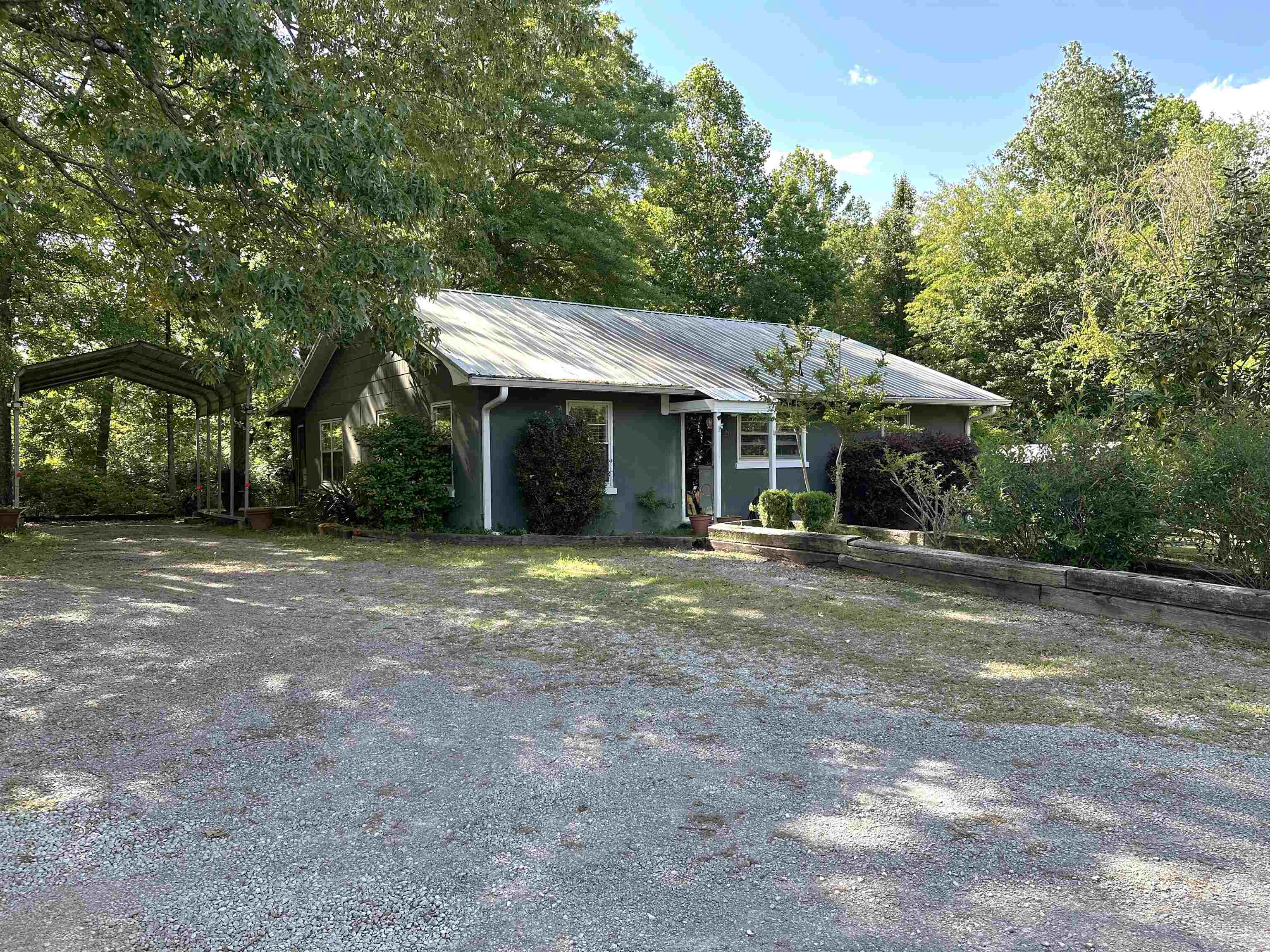 207 Richard Ave