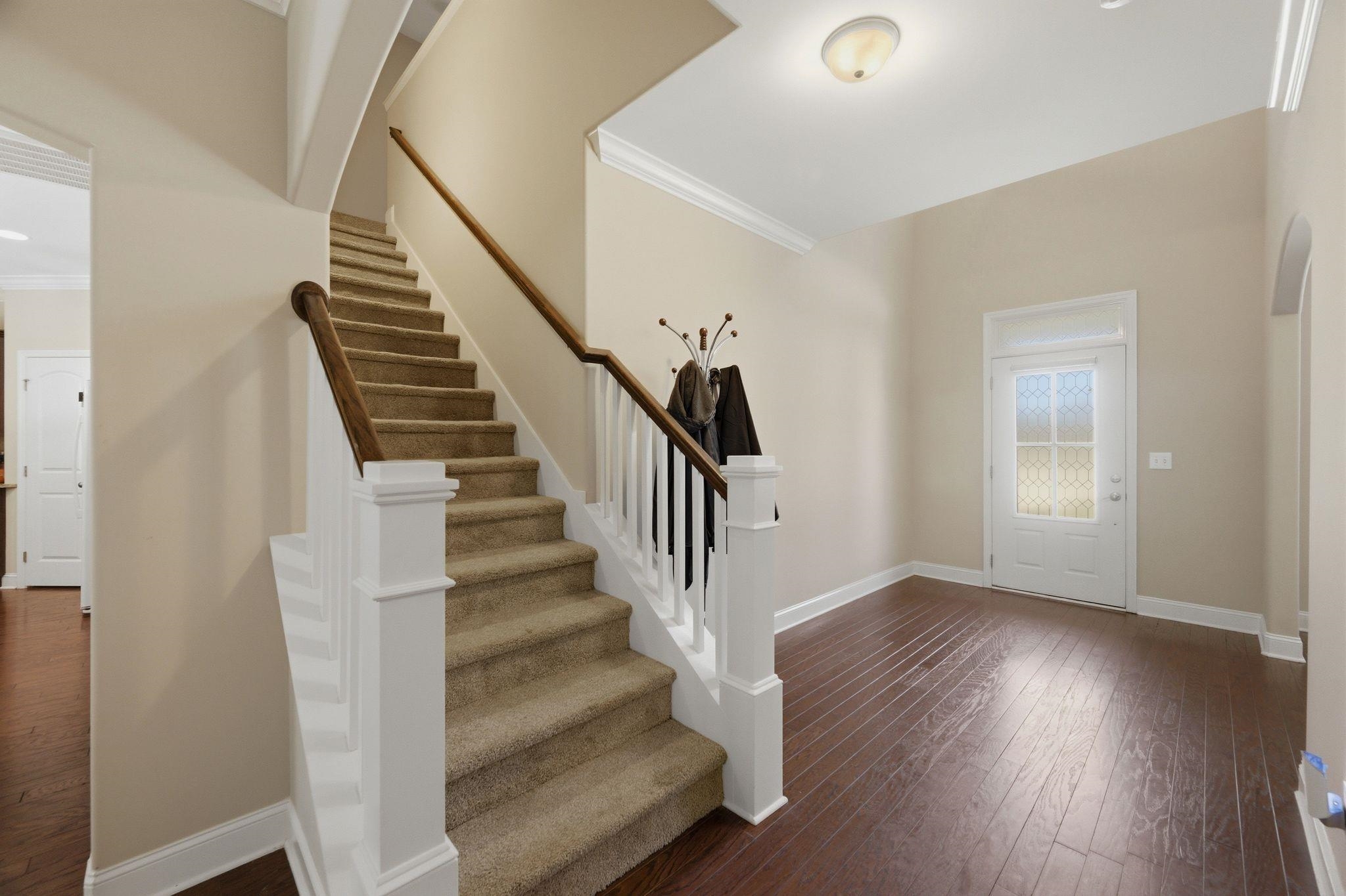 1445 Clearwater Dr NE