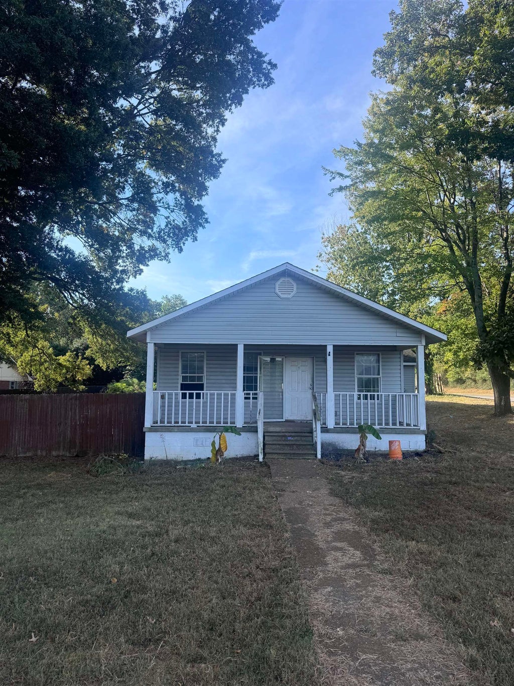 Photo of 116 Anderson Dr, Florence, AL 35630 (MLS # 531680)