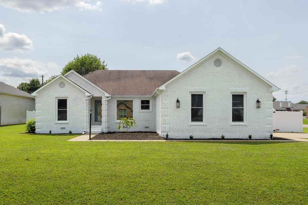 Photo of 700 Edison Ave, Muscle Shoals, AL 35661 (MLS # 529607)