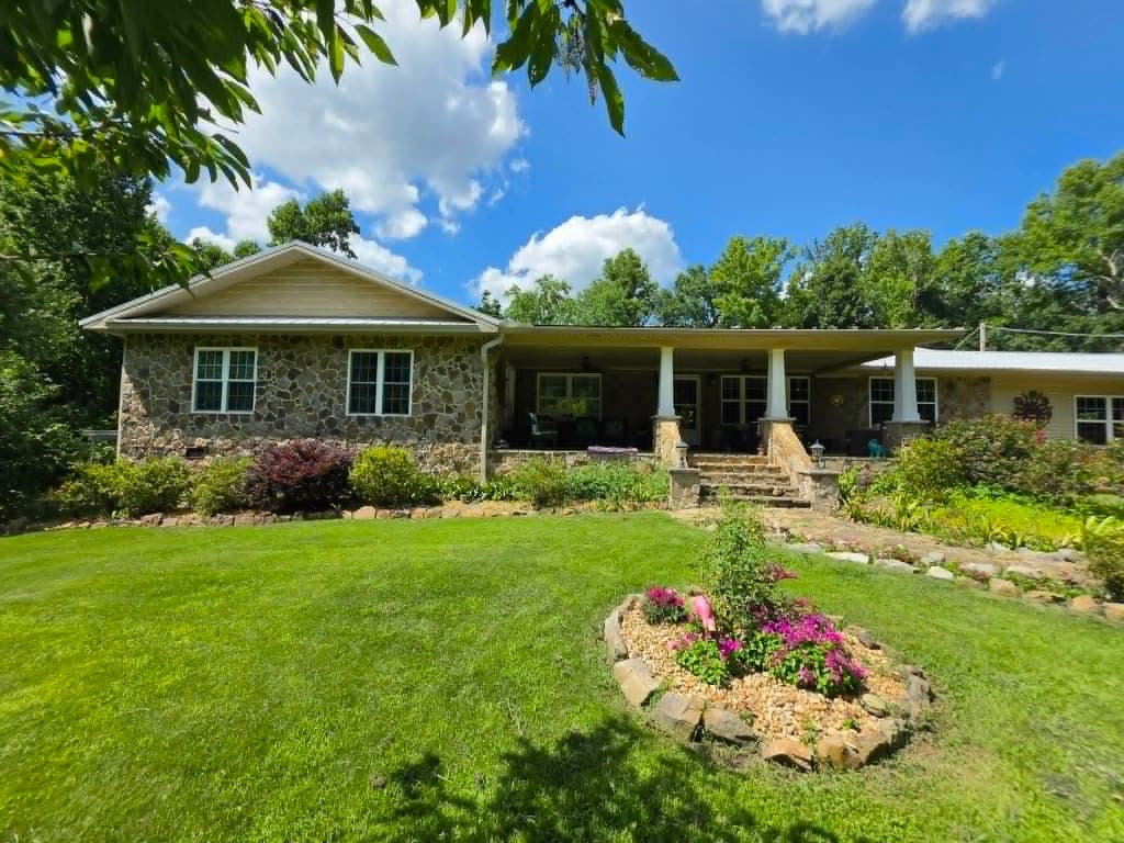 Photo of 33 Co Rd 1205, Vinemont, AL 35179 (MLS # 529792)