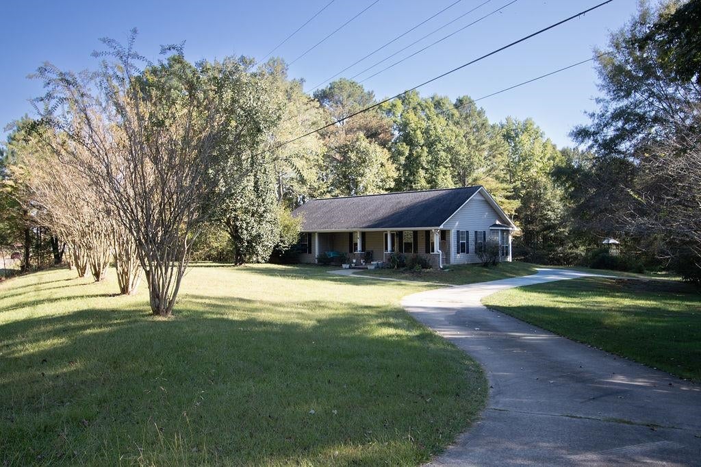 Photo of 510 Co Rd 992, Cullman, AL 35057 (MLS # 531900)