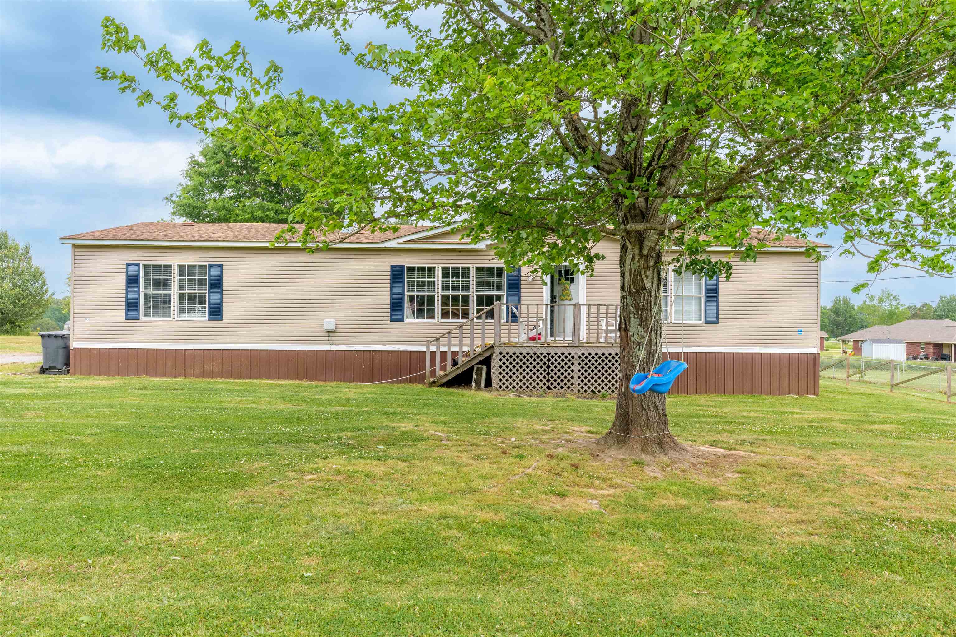 Photo 1 of 20 — 122 Sunrise Dr, Killen, AL 35645