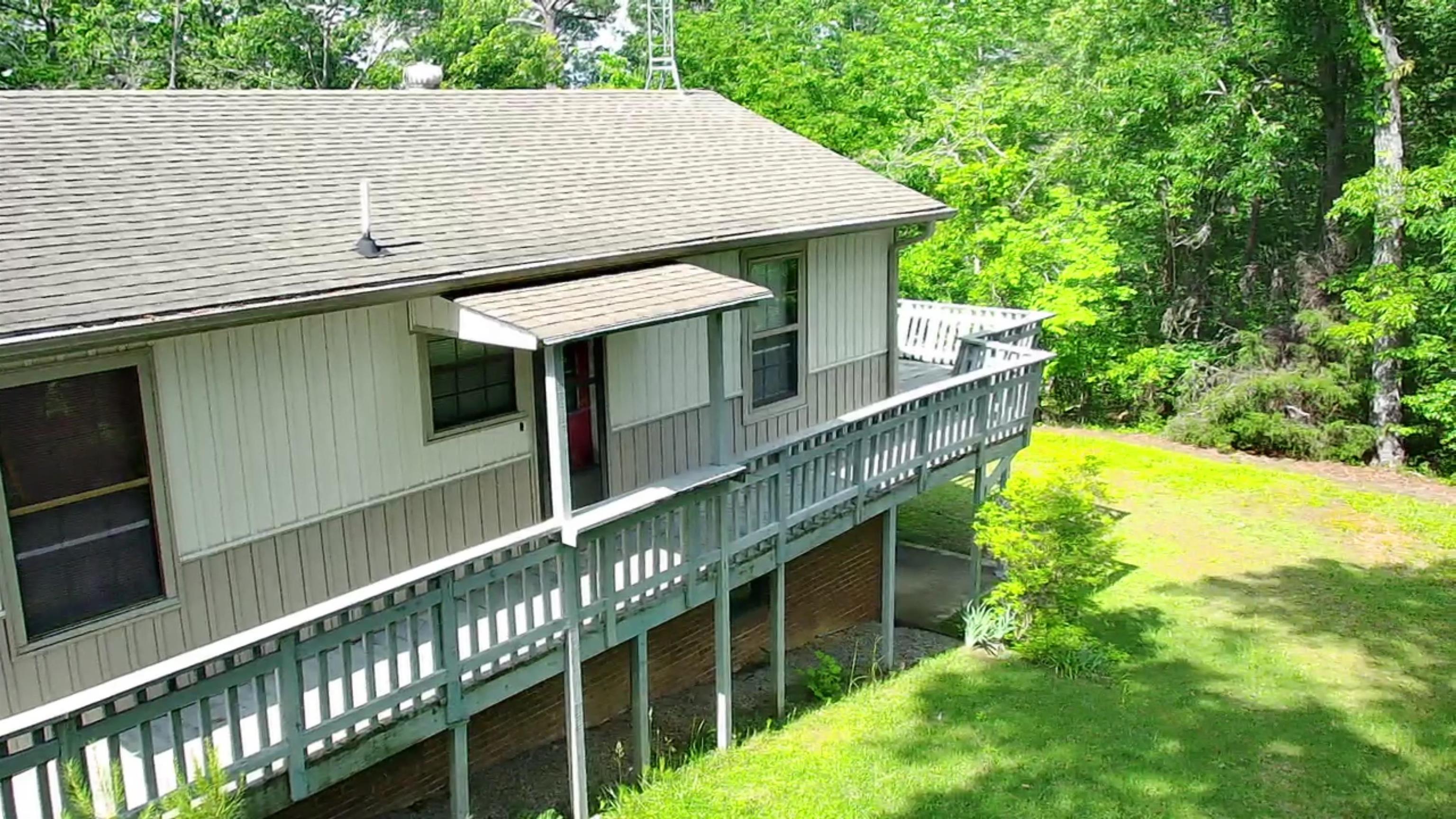 735 Jim Davis Rd