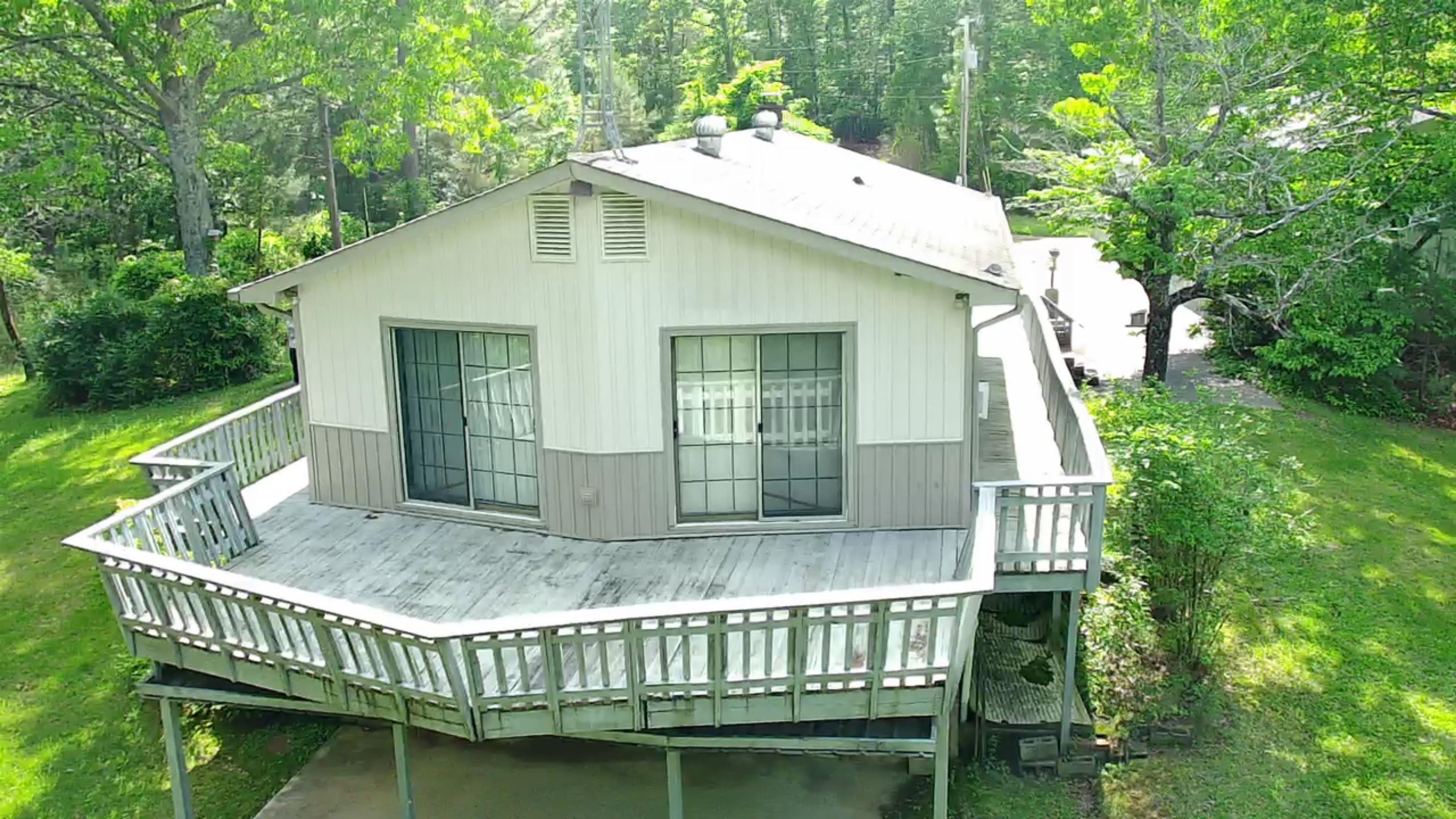 735 Jim Davis Rd
