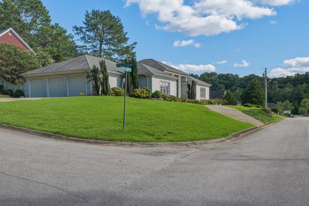 Photo of 102 Creekpoint Rd, Florence, AL 35630 (MLS # 529663)