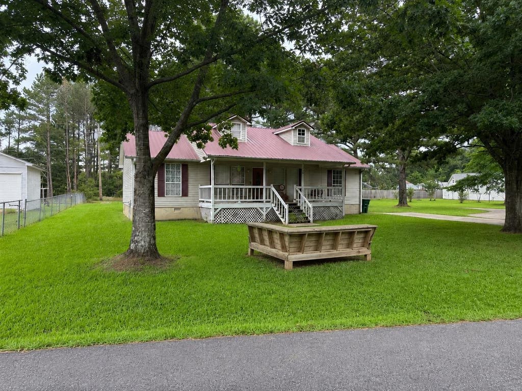 Photo of 118 Helen Warren Vogel St NE, Hanceville, AL 35077 (MLS # 529518)