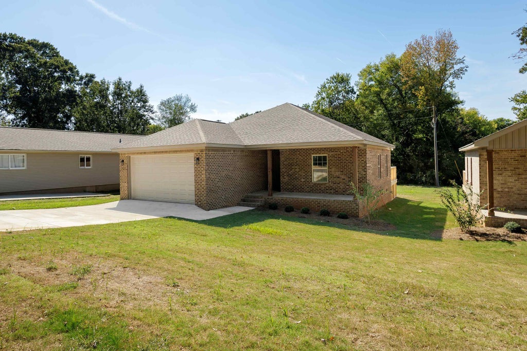 Photo of 507 Fulton St, Florence, AL 35630 (MLS # 531126)