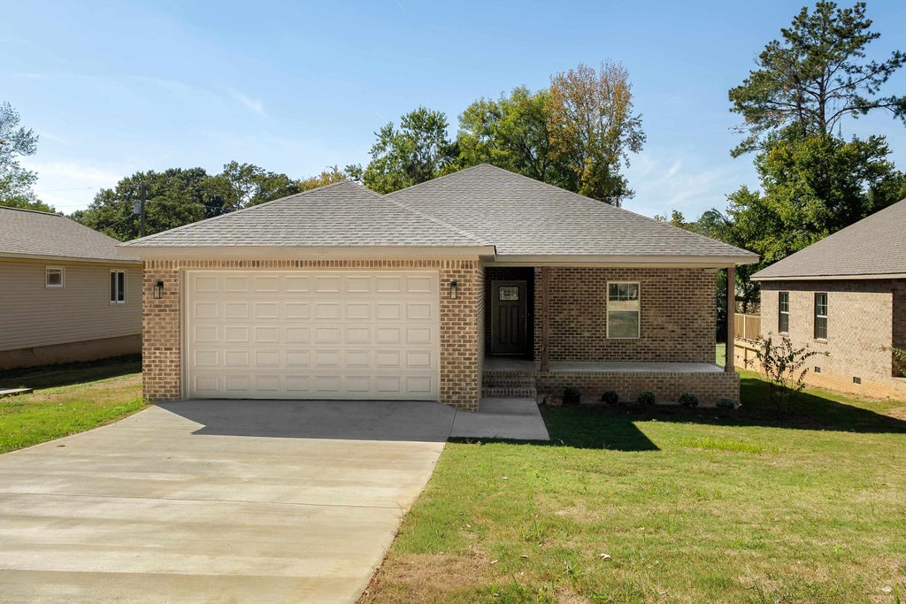 Photo of 507 Fulton St, Florence, AL 35630 (MLS # 531126)