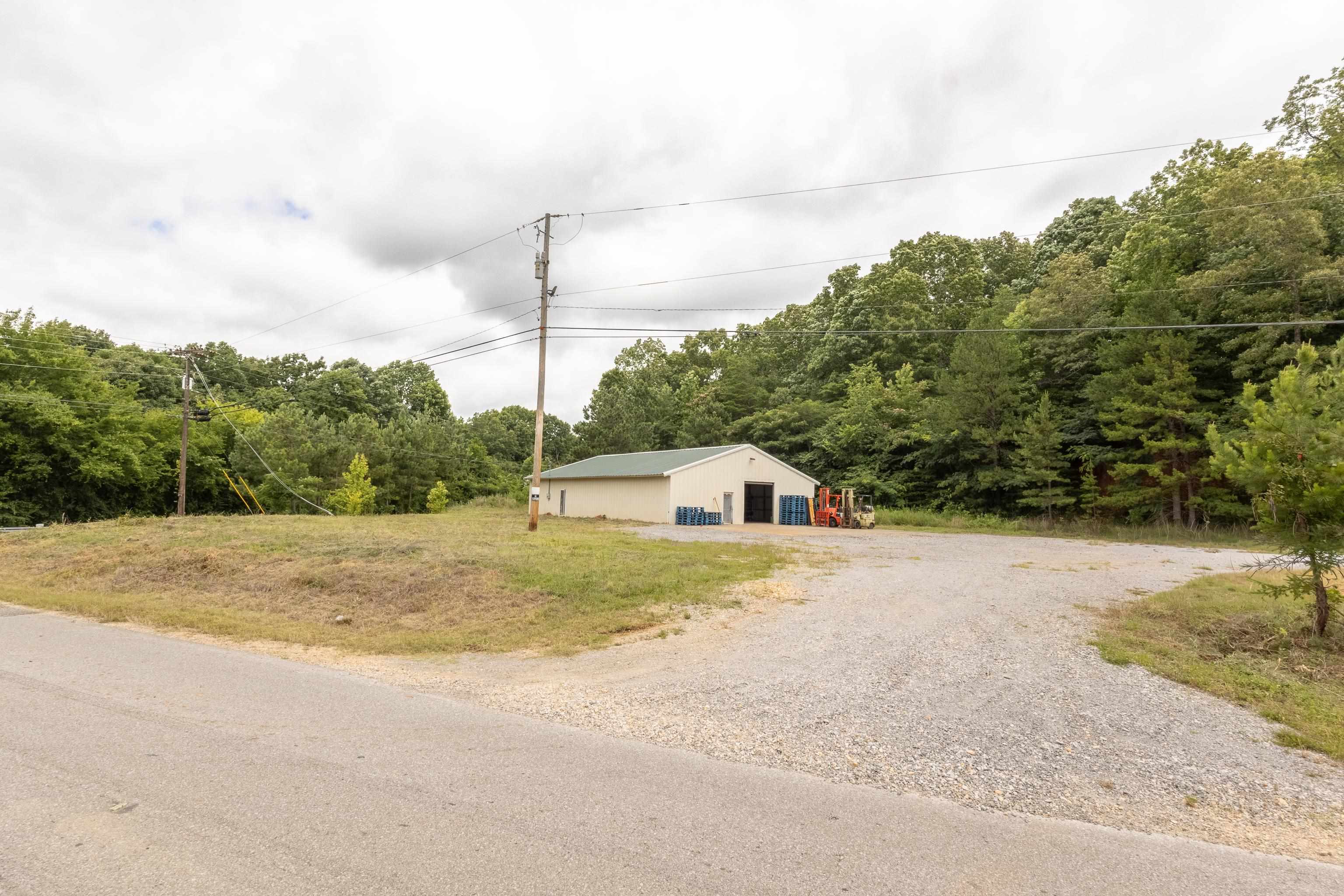 Photo 1 of 18 — 135 Lime Rock Rd, Tuscumbia, AL 35674