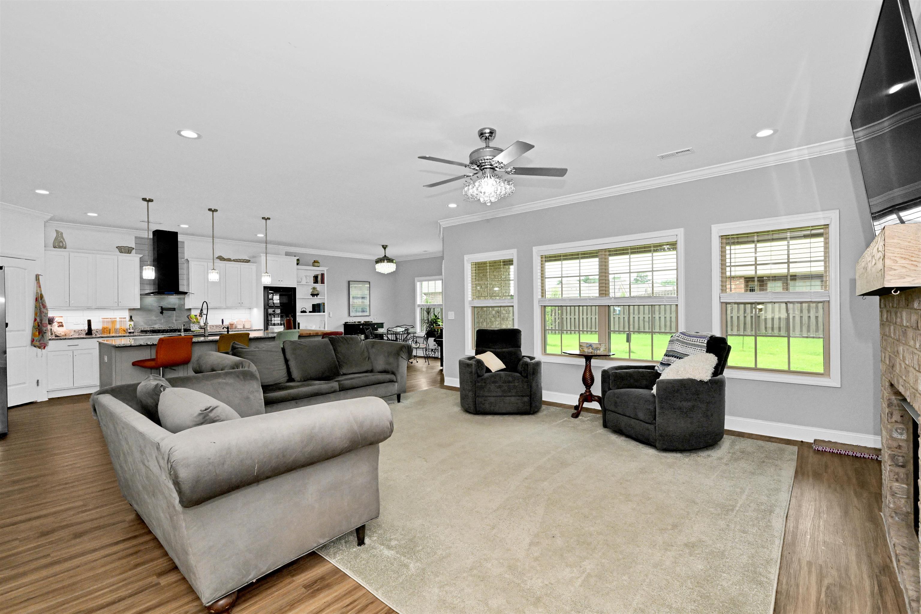 2063 Austin Dr NE
