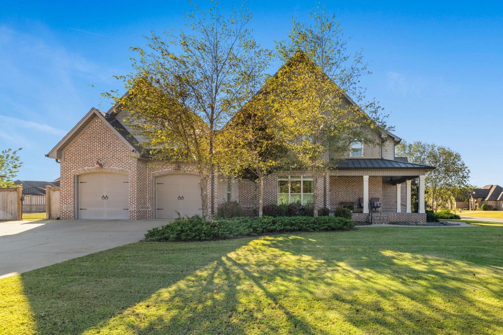 Photo of 106 Brandt Dr, Tuscumbia, AL 35674 (MLS # 531531)