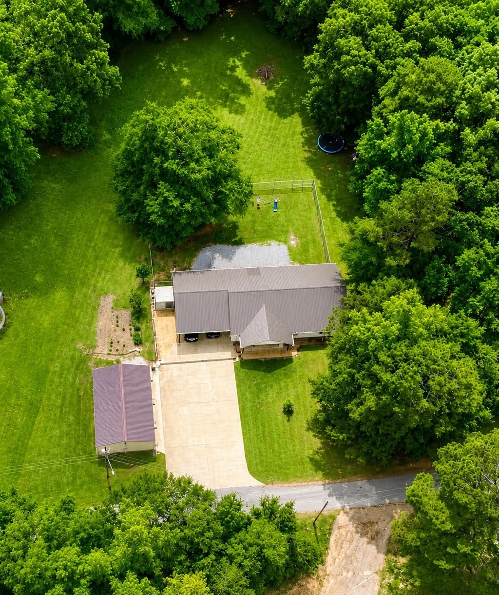 Photo of 230 Courtyard Rd, Hamilton, AL 35570 (MLS # 529672)