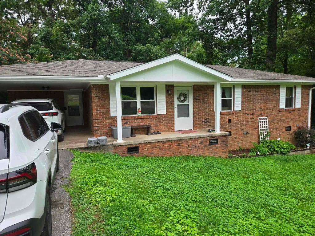 Photo of 120 Timberline Dr, Russellville, AL 35653 (MLS # 529612)