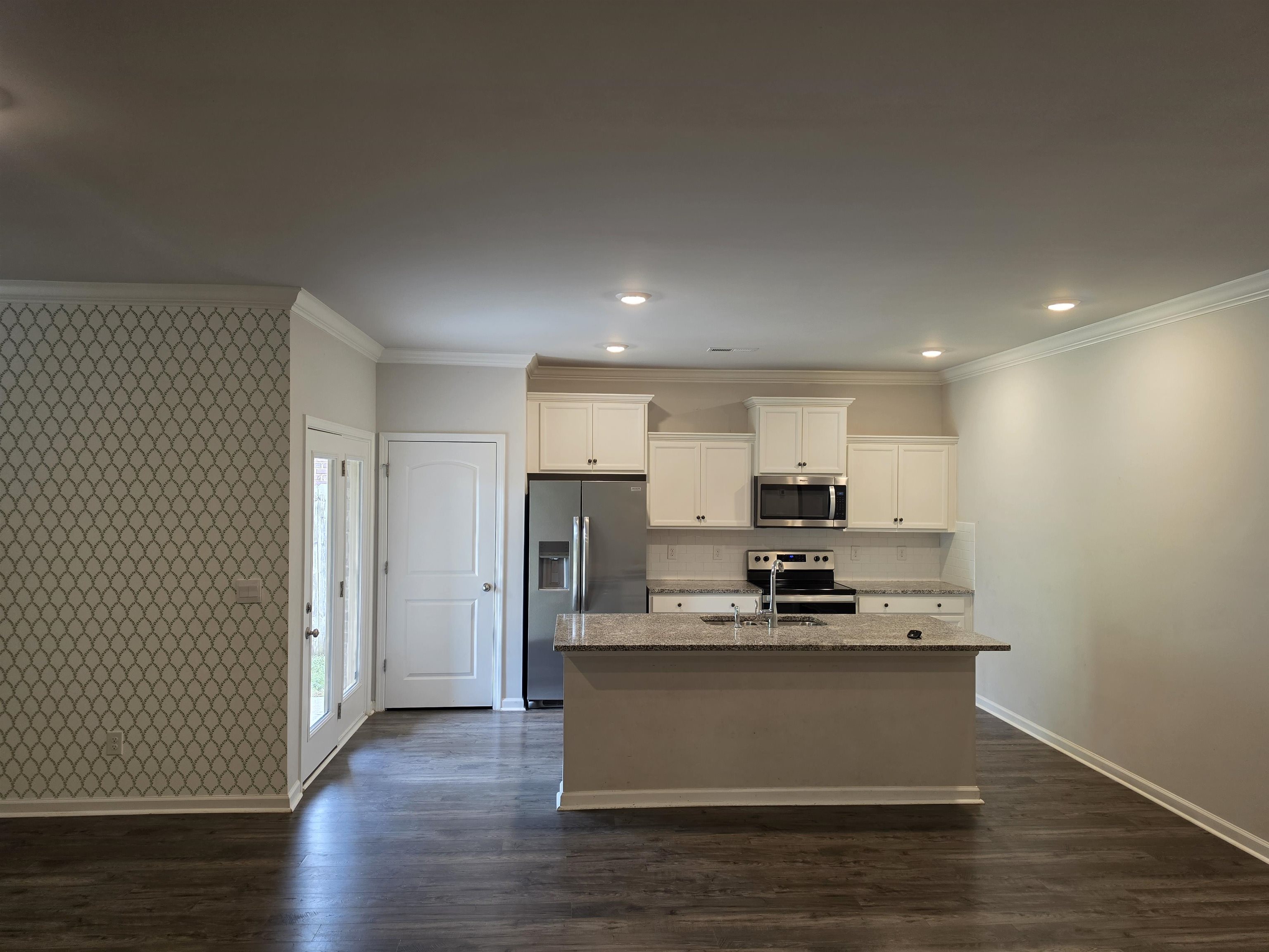 230 Ashland Dr