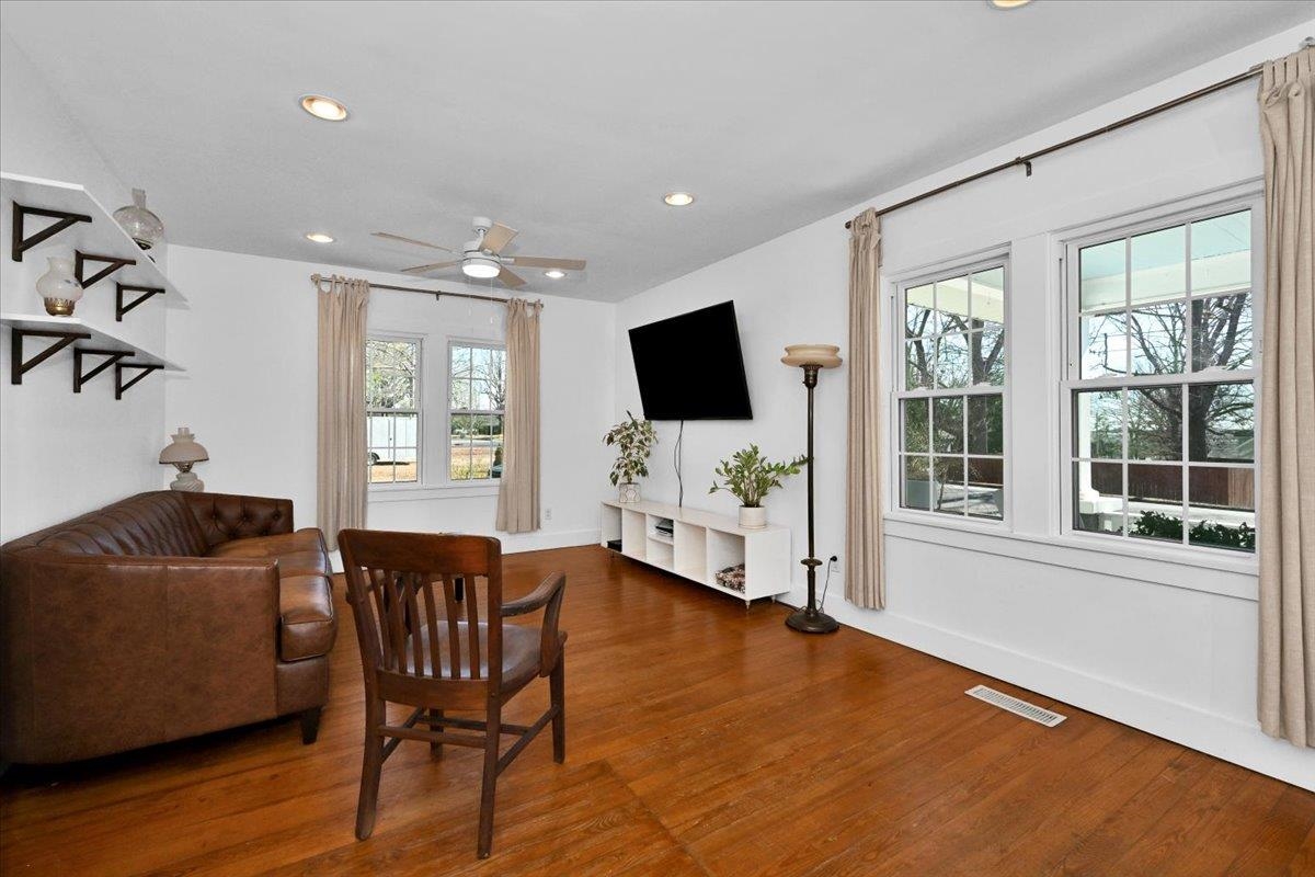 407 Birmingham St SW