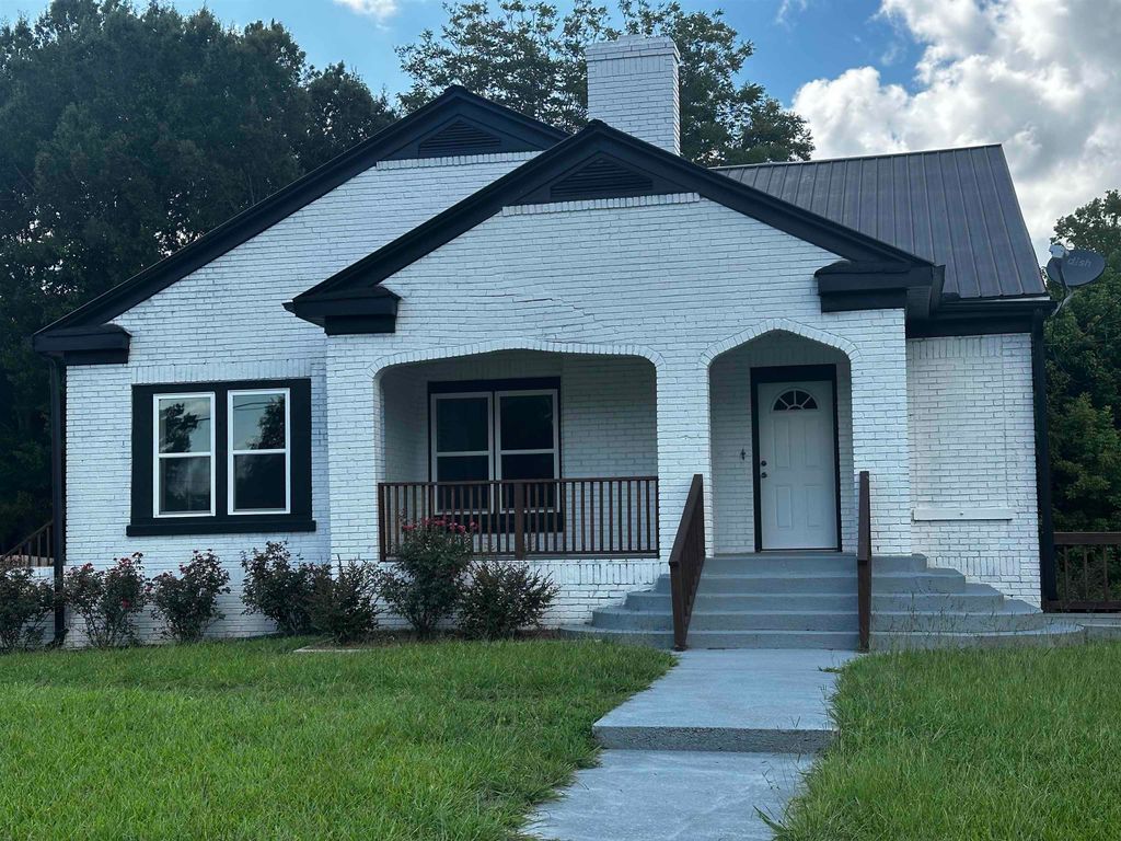 Photo of 410 NE Blountsville St, Hanceville, AL 35077 (MLS # 530202)