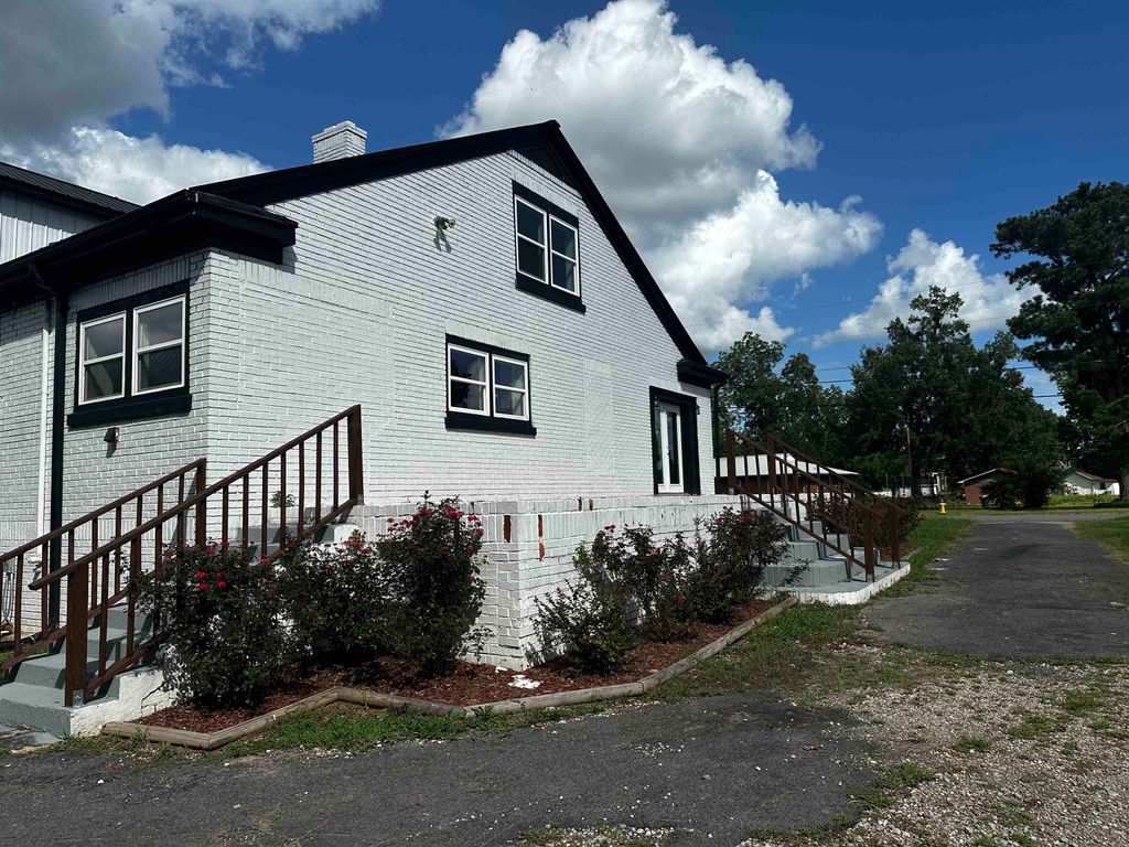 Photo of 410 NE Blountsville St, Hanceville, AL 35077 (MLS # 530202)