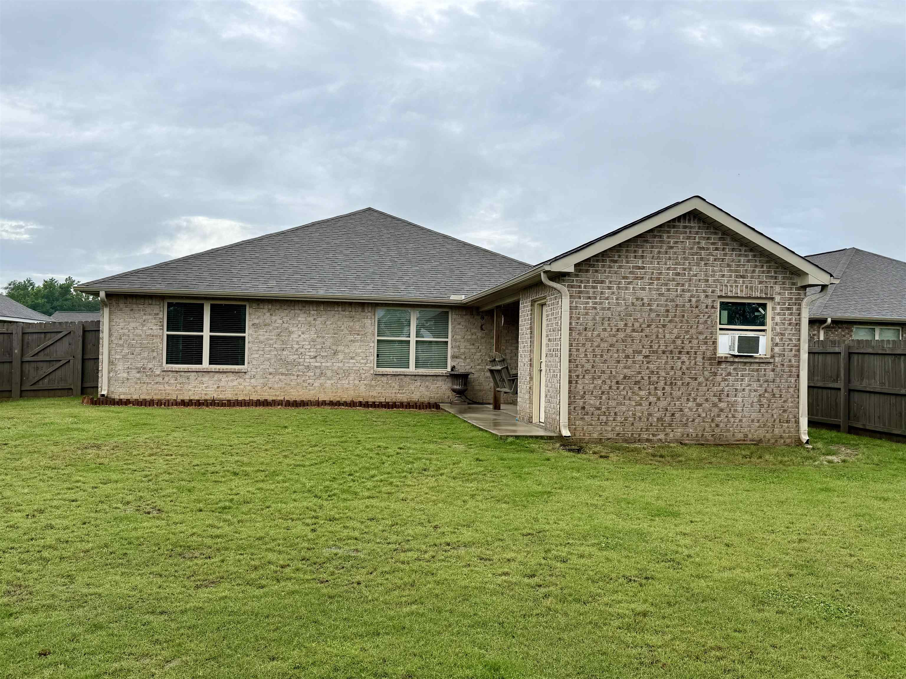 1123 SW Colonial Dr