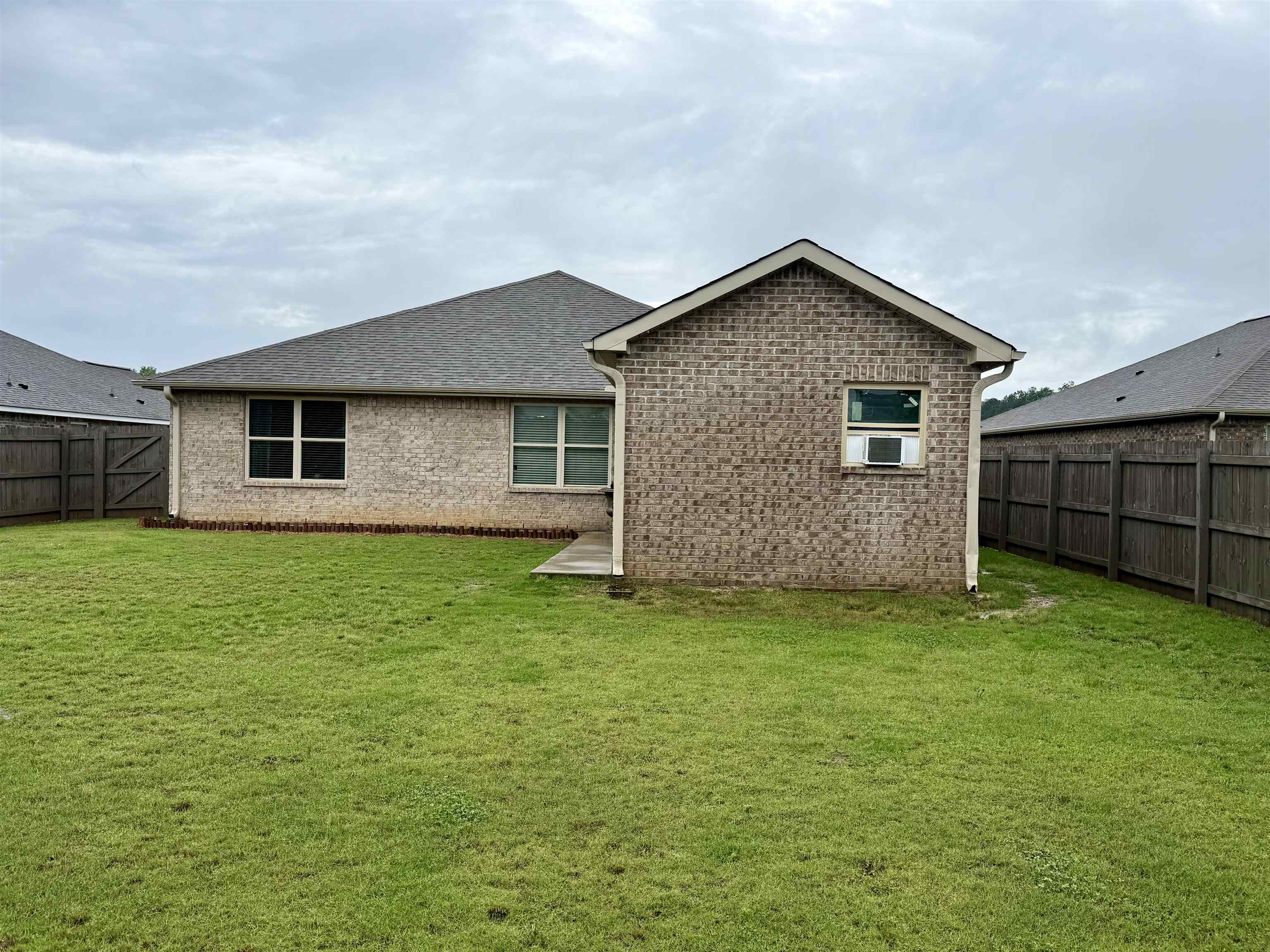 1123 SW Colonial Dr