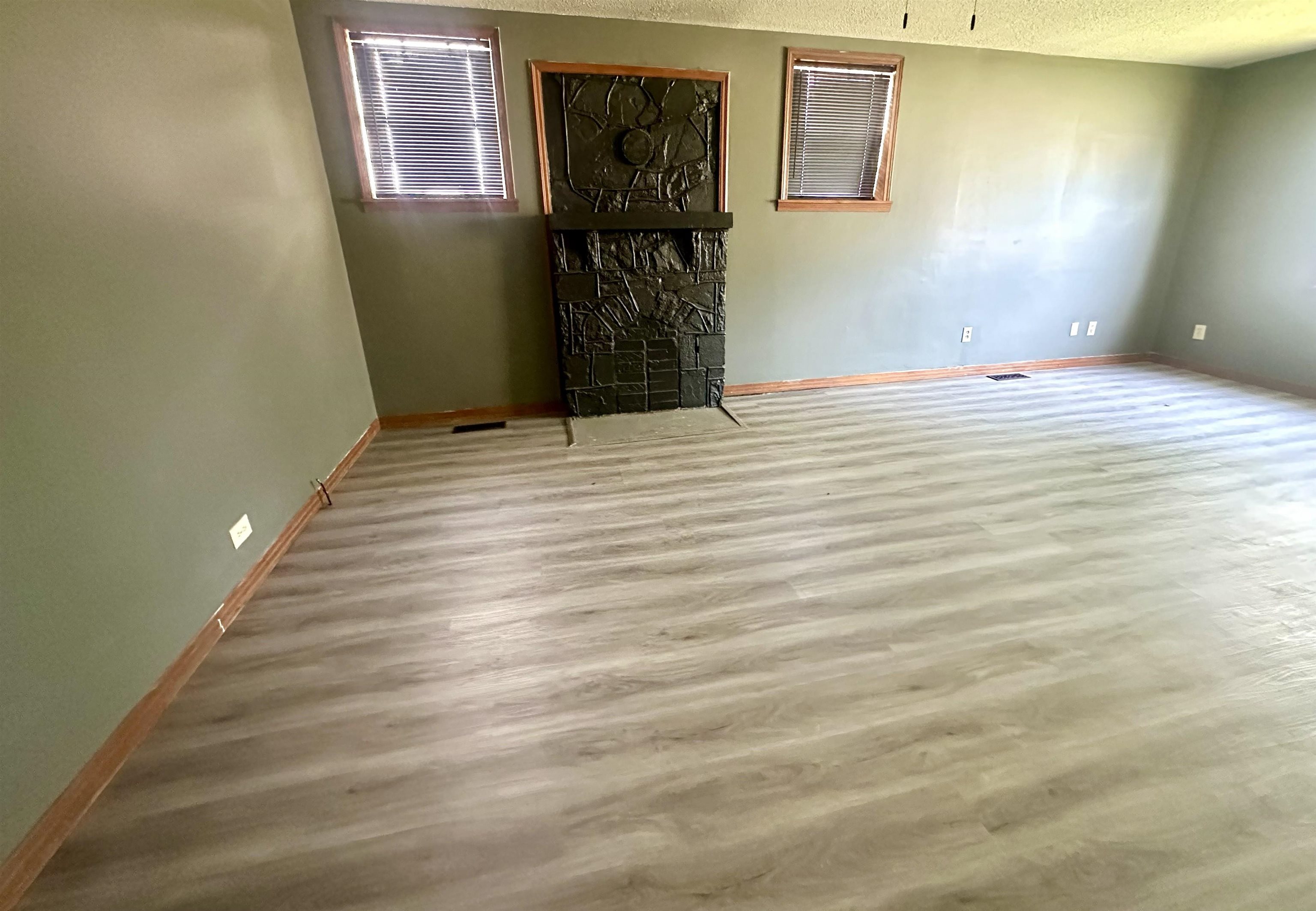 403 7th St - Photo 4