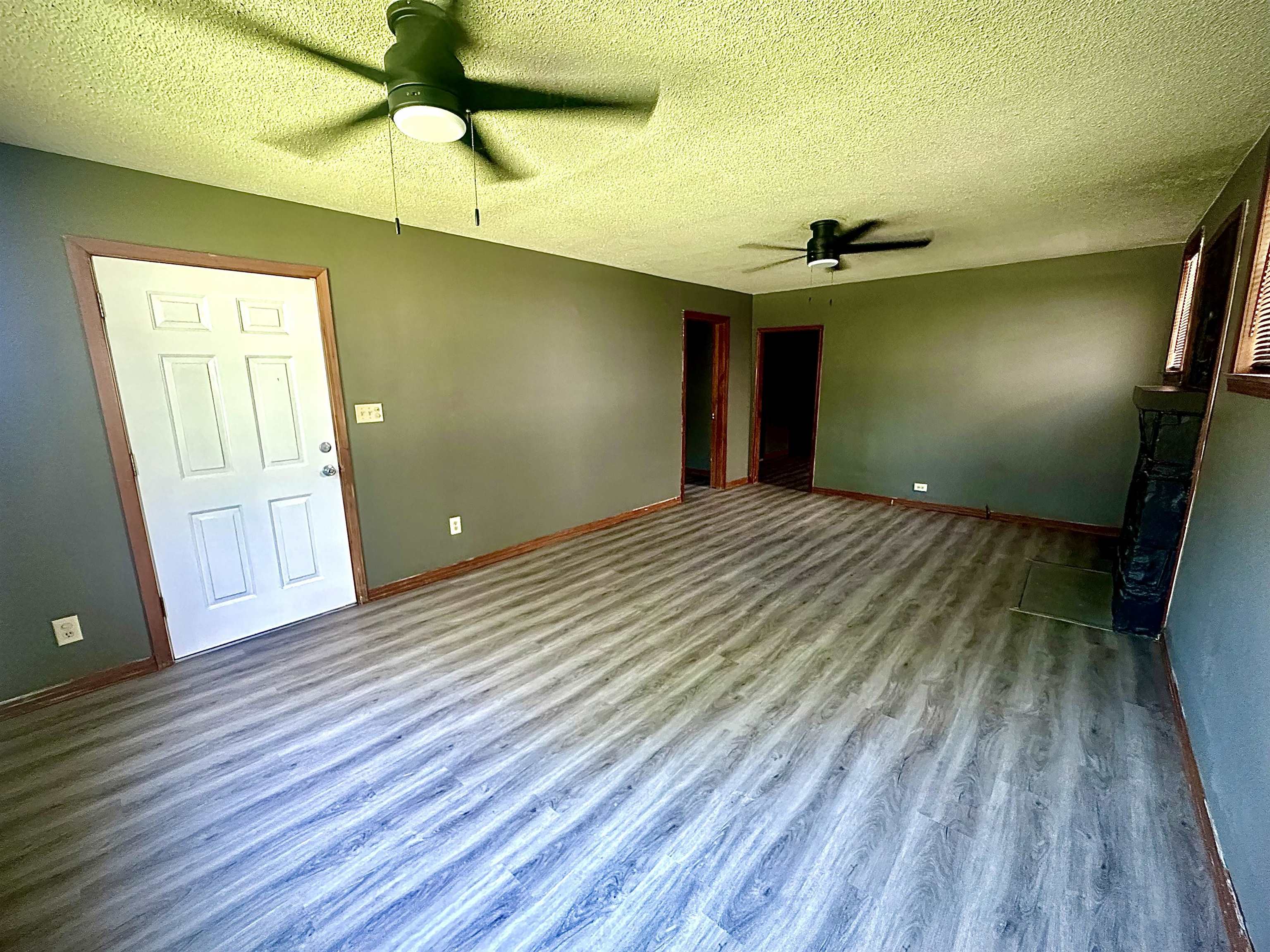 403 7th St - Photo 3