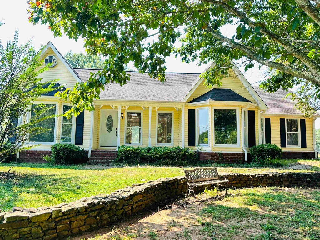 Photo of 222 Co Rd 337, Moulton, AL 35650 (MLS # 531059)