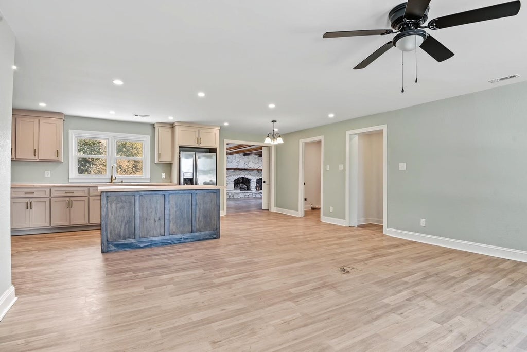 Photo of 2430 Underwood Mountain Rd, Tuscumbia, AL 35674 (MLS # 531502)
