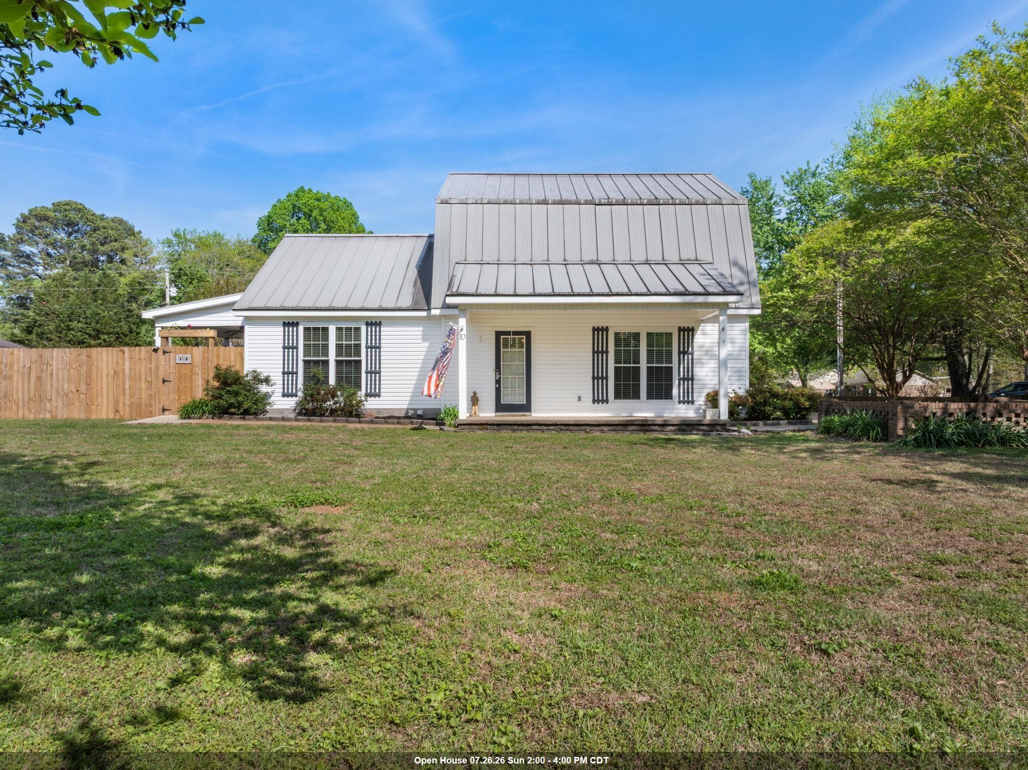Photo 1 of 37 — 10 Montclair Dr, Killen, AL 35645