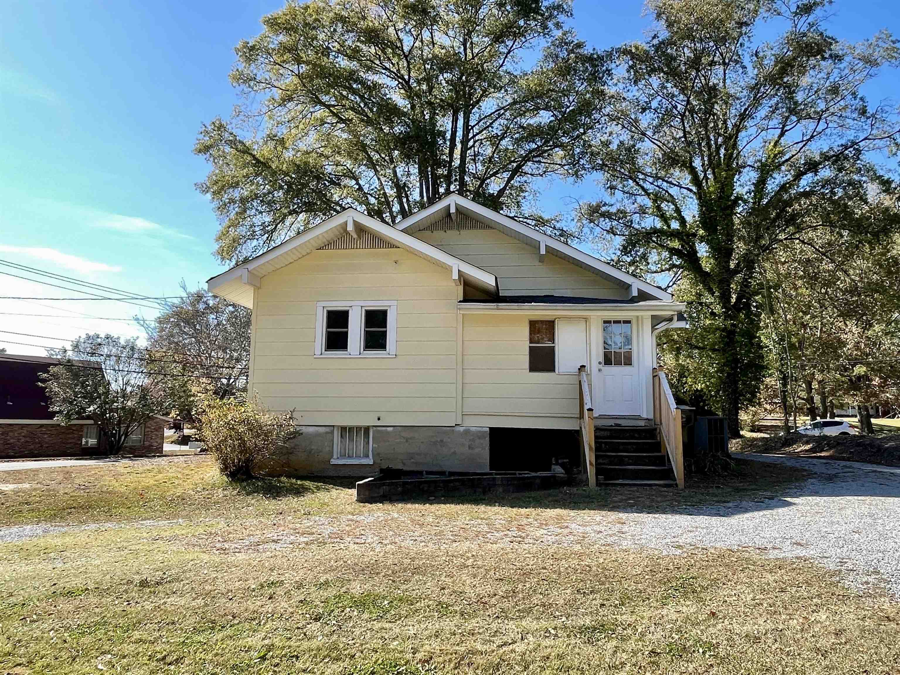 1222 Broadway Ave SW