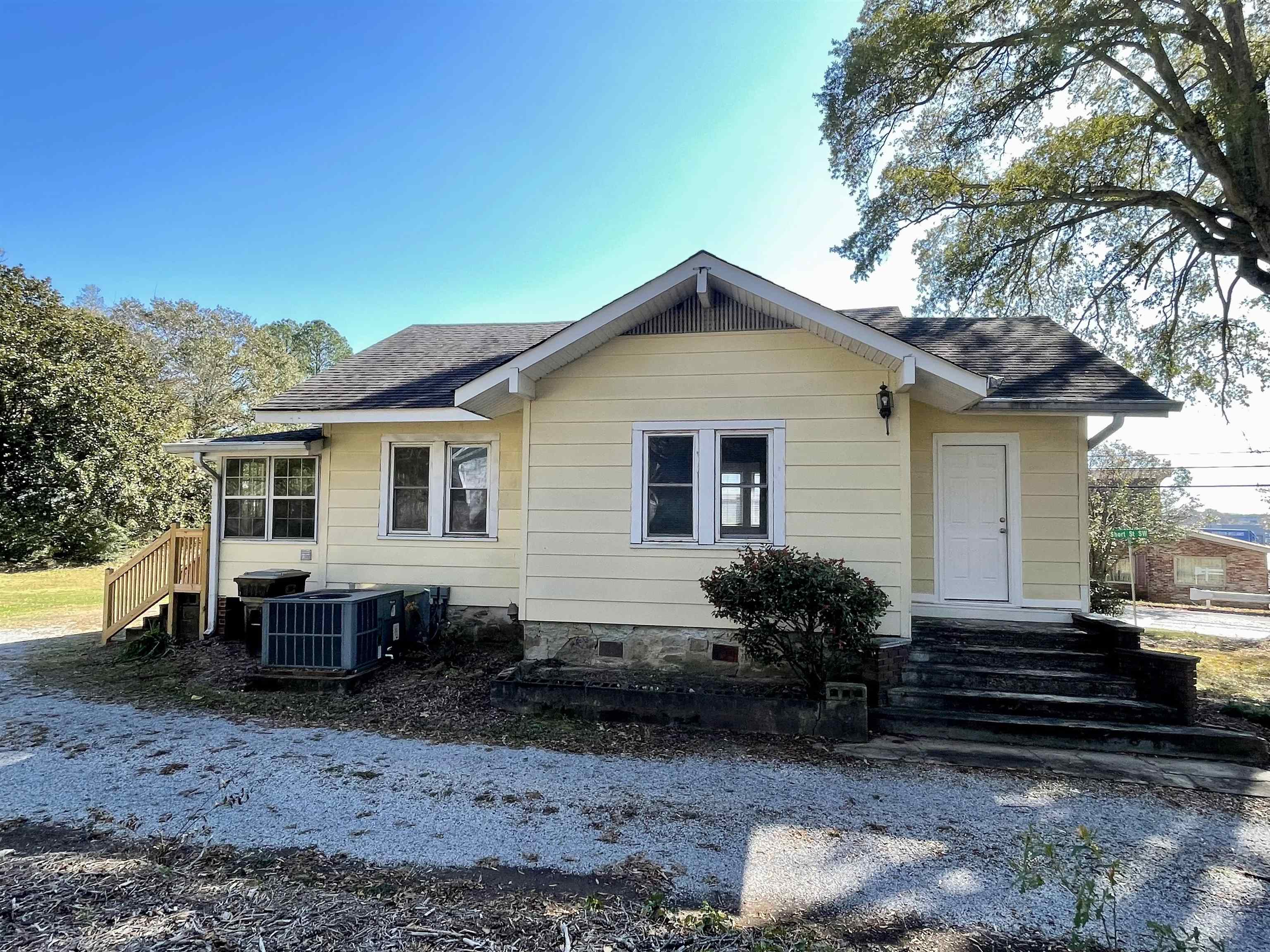 1222 Broadway Ave SW