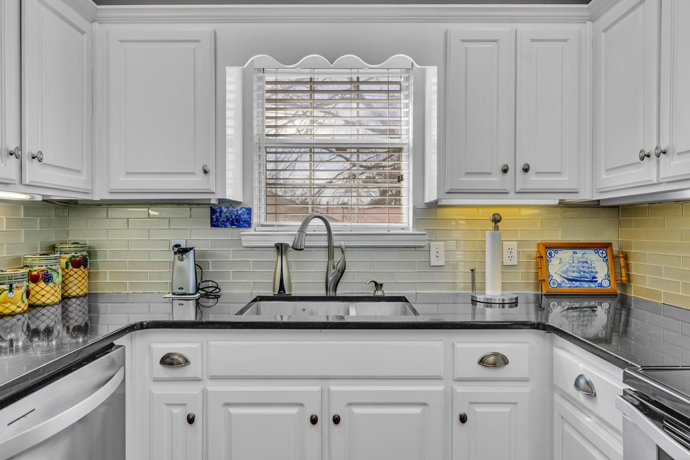 128 Michelle St NW