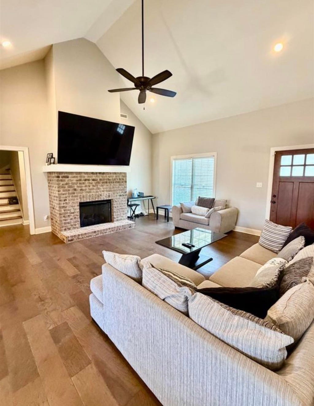 Photo of 2017 Rosedale St, Muscle Shoals, AL 35661 (MLS # 529797)