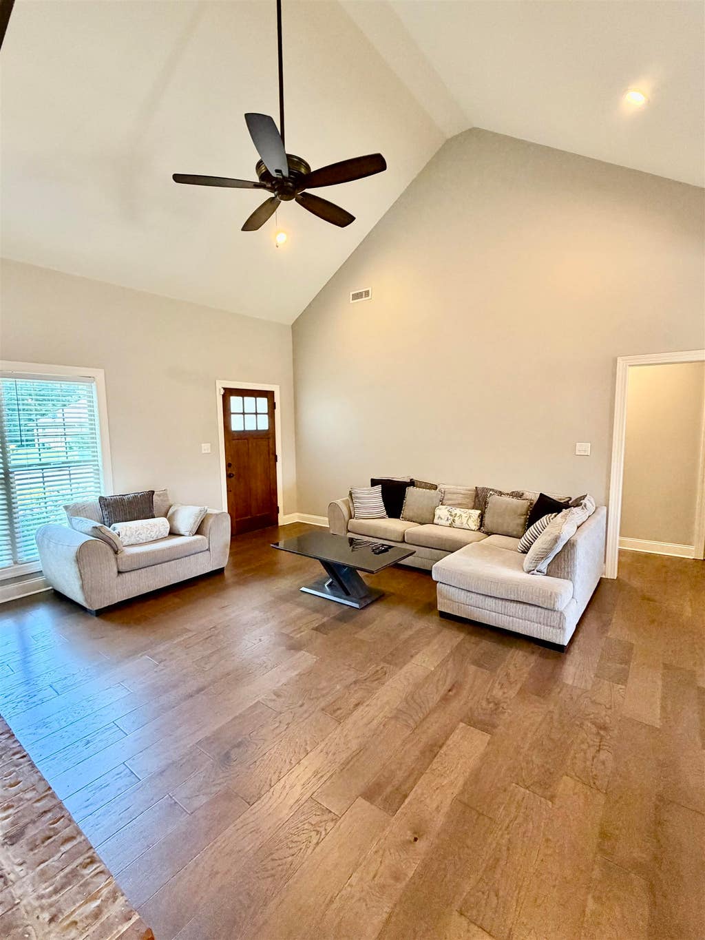Photo of 2017 Rosedale St, Muscle Shoals, AL 35661 (MLS # 529797)