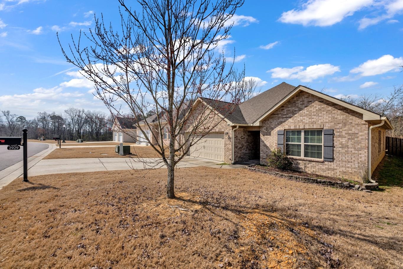 2929 Phelan Cir